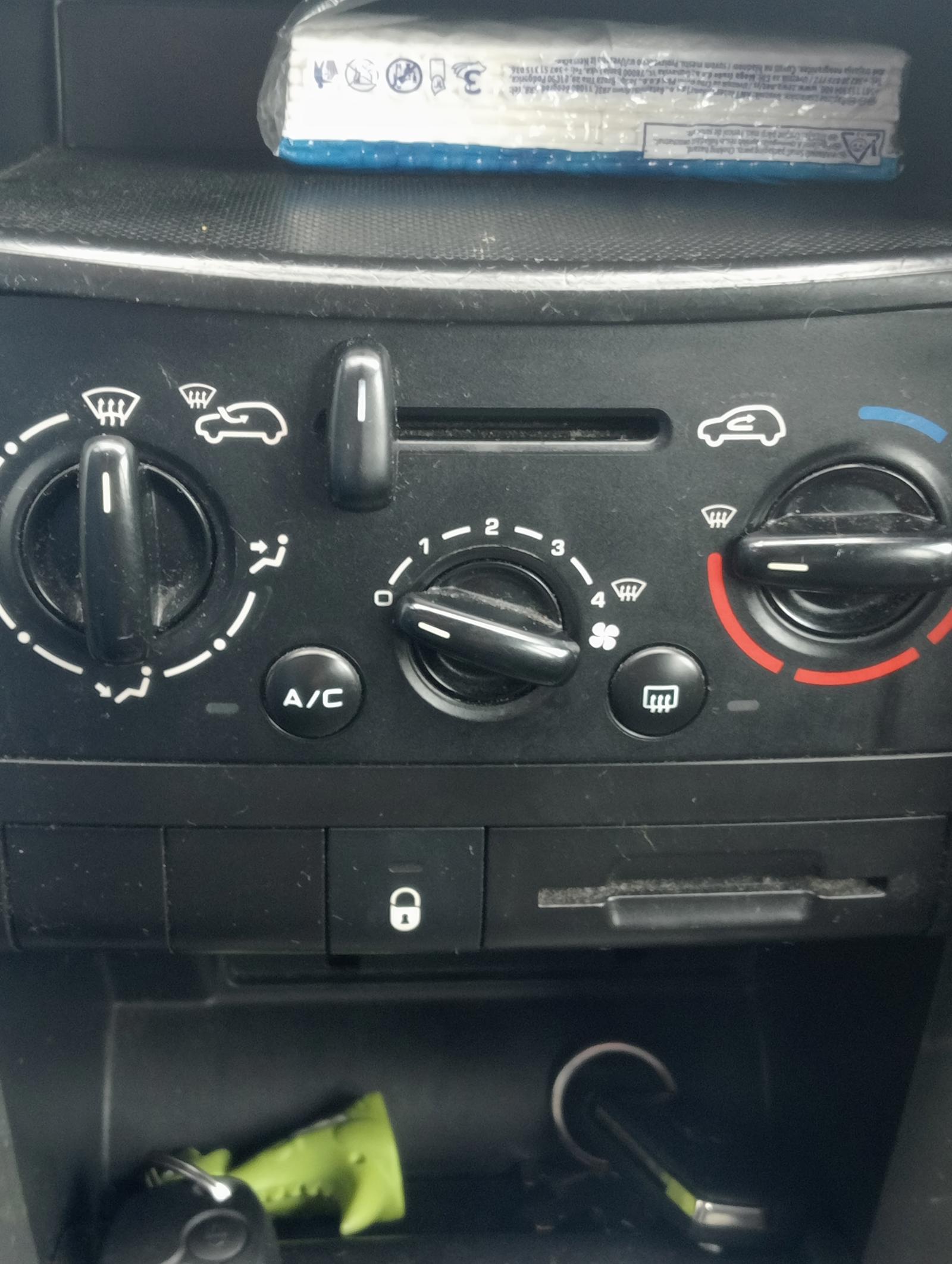 Peugeot 207 2008 benzina de vânzare